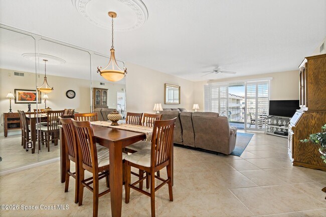 Building Photo - 601 Shorewood Dr