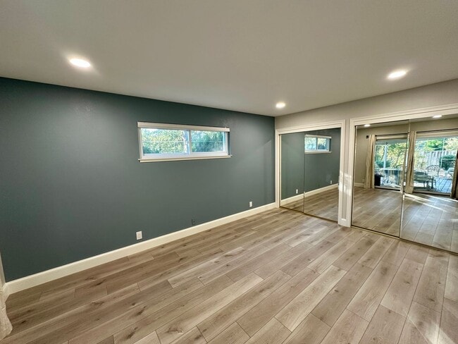 Building Photo - Cupertino Hills