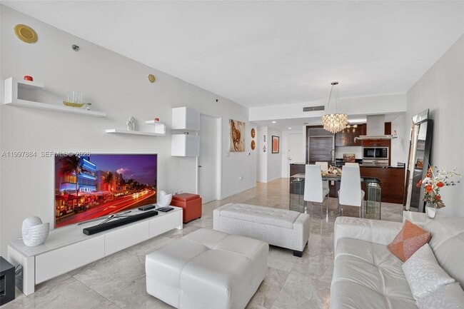 Building Photo - 495 Brickell Ave