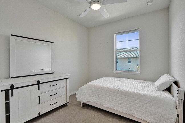 Building Photo - 1300 Eucalyptus Dr