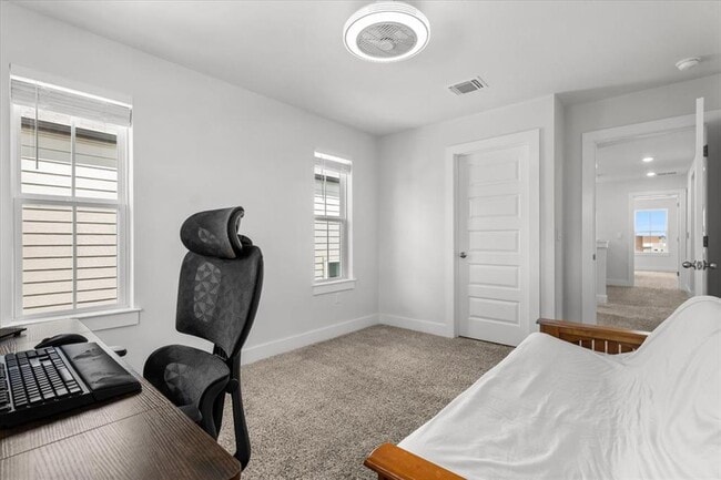 Building Photo - 7106 Silver Star Ln