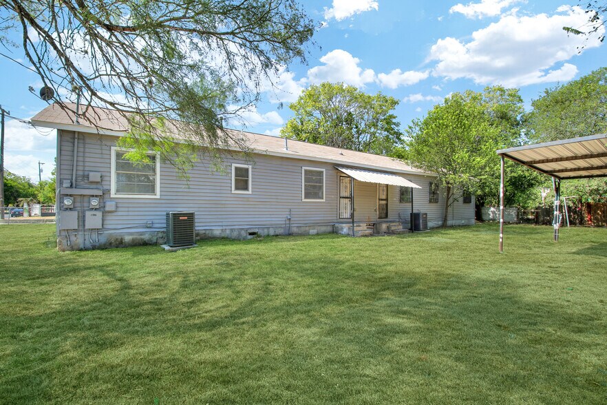 Building Photo - 108 Bellinger St