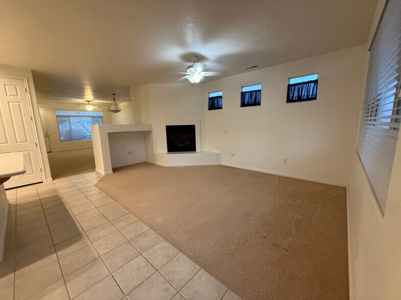 Building Photo - 3472 E Canyon Crest Ave