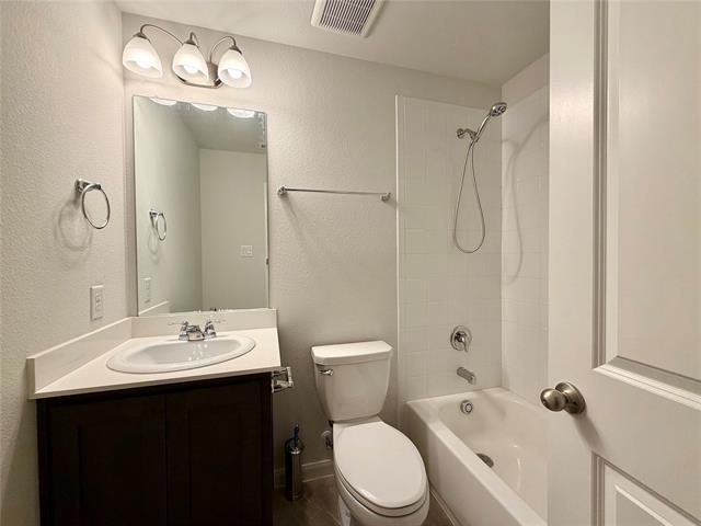 Building Photo - 3810 Honeycomb Holw