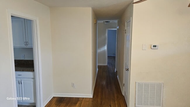 Building Photo - 204 Sterling Rd