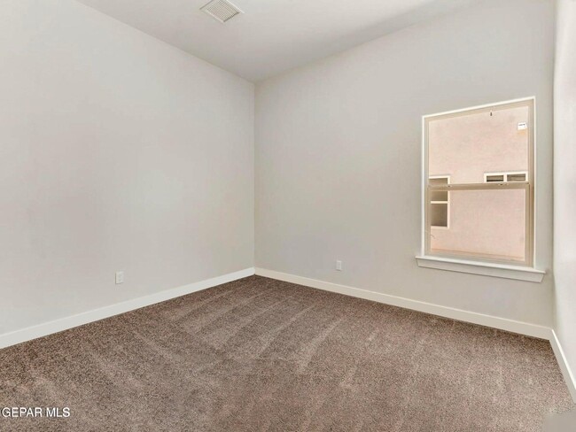 Building Photo - 14529 Petralia Ave