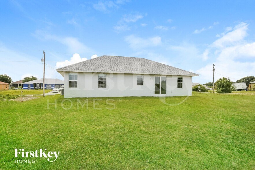 Building Photo - 562 Pachman Cir