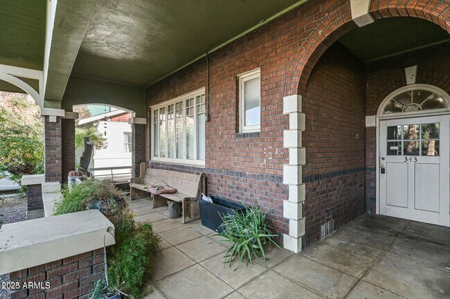 Building Photo - 343 W Portland St