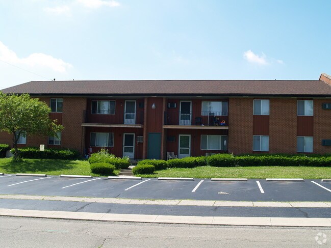 Lobby Photo - Applecreek Apartments