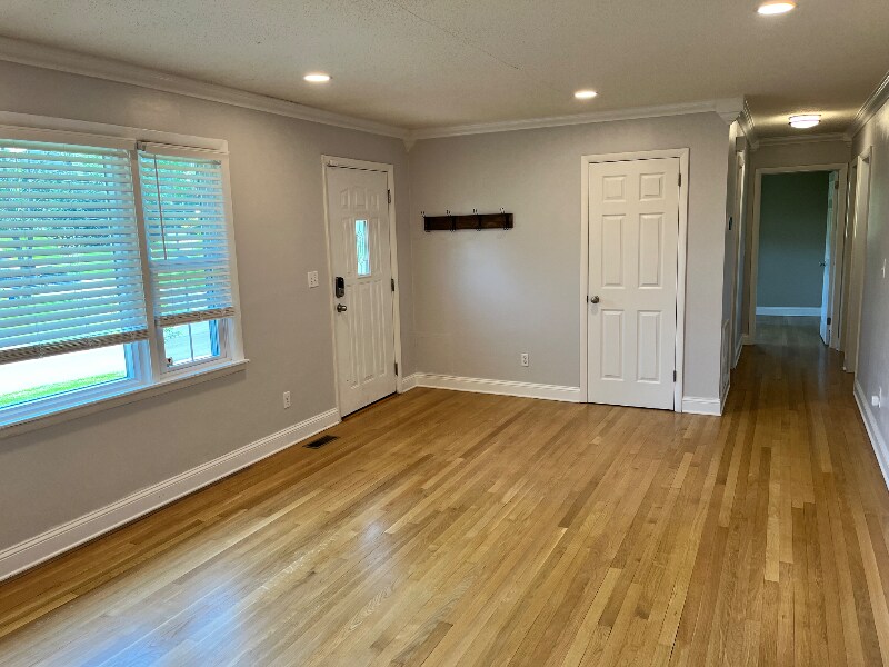 Building Photo - 502 N Gilmer Park