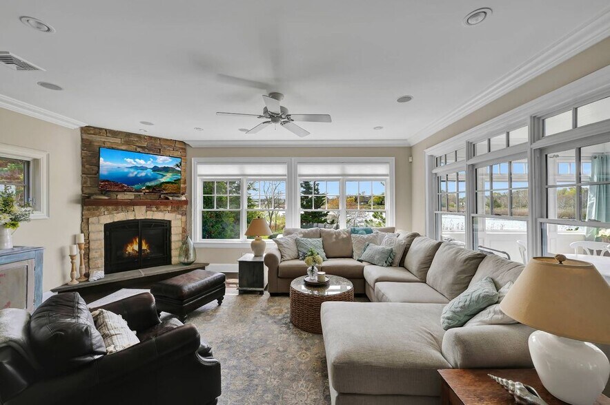 Building Photo - 9 Private Rd