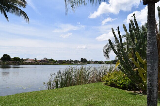 Building Photo - 3703 Waterview Cir