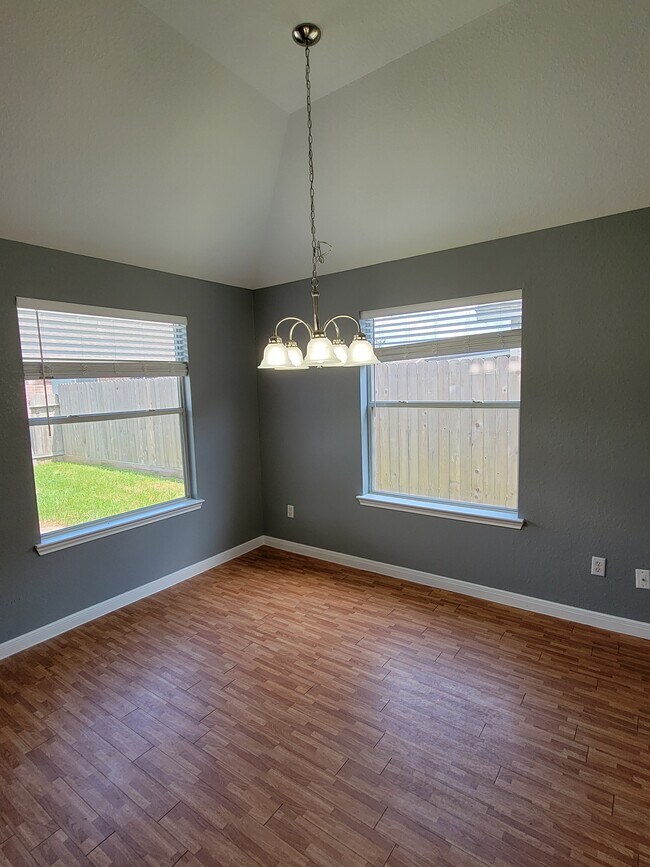 dining - 21563 Lexor Ct