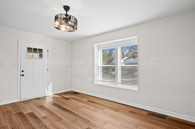 Building Photo - 1467 Ryan St SW