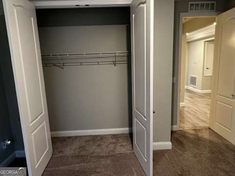 Building Photo - 226 Edgewater Dr