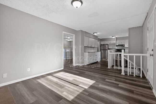 Building Photo - 4835 Almont Dr