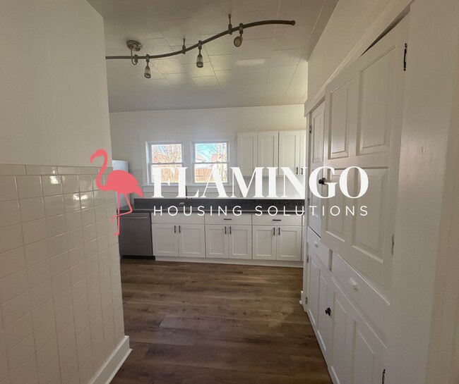 Building Photo - Newly Remodeled 3BR/2BA Home with Central Air & 2-Car Garage on Wayne Ave