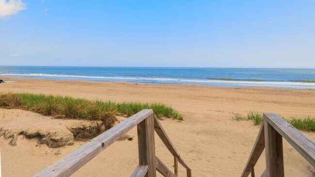 Building Photo - 1217 Debordieu Blvd