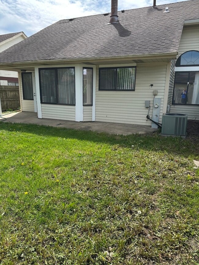 Building Photo - 1002 Pheasant Run Ln