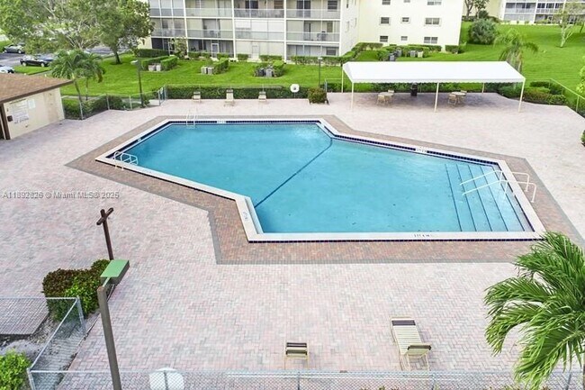 Building Photo - 1251 SW 125th Ave