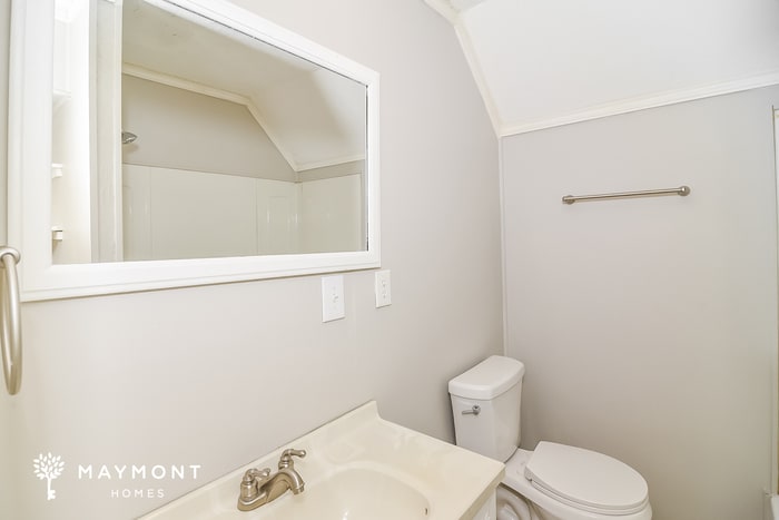 Building Photo - 2044 Dinsmore Rd