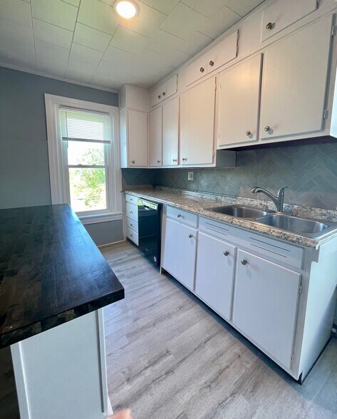 Kitchen - 520 Main St