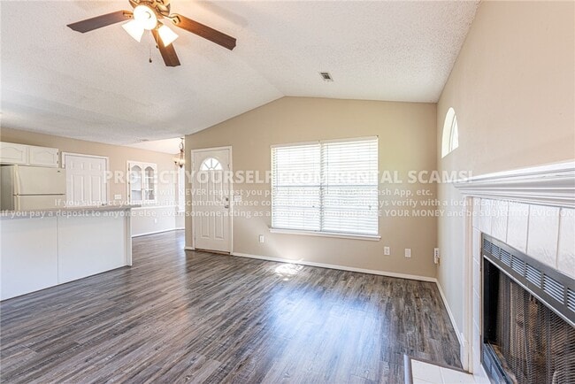 Building Photo - 3031 W Essex Dr