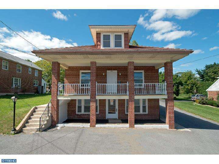 Building Photo - 260 W State St