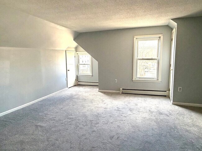 Building Photo - 17 Park Ave