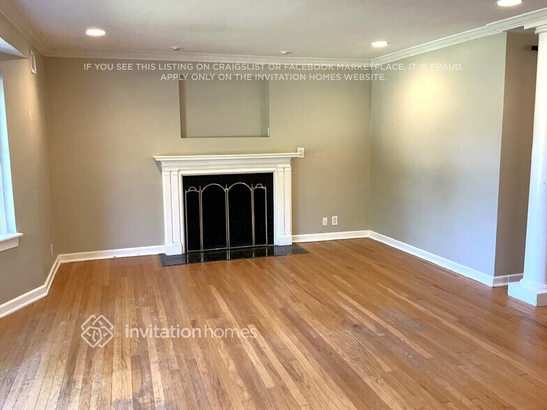 Building Photo - 4N464 Briar Ln