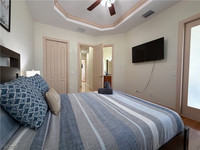 Building Photo - 2501 SE 19th Pl