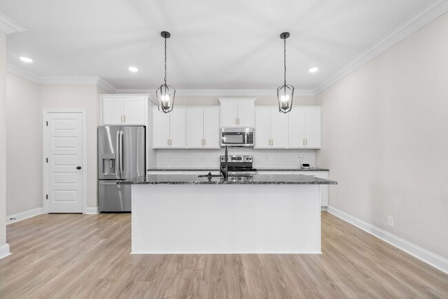 Building Photo - 3 Bedroom 2 1/2 Bath Dog Friendly Home For Rent!