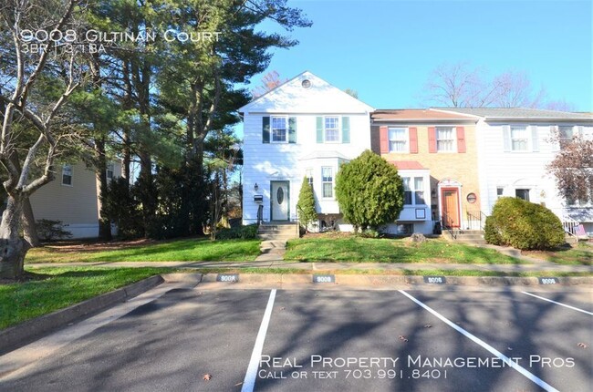 Primary Photo - Charming End Unit by Huntsman Lake!