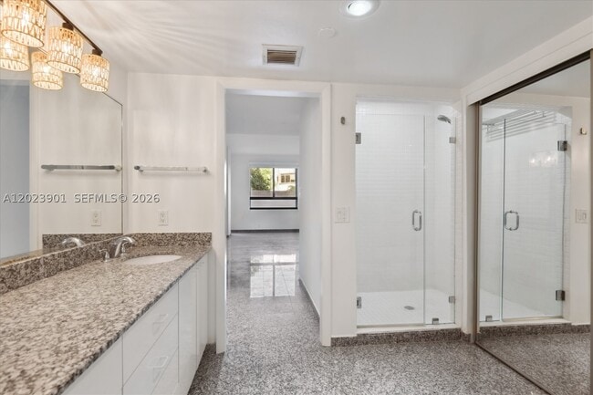 Building Photo - 151 Crandon Blvd