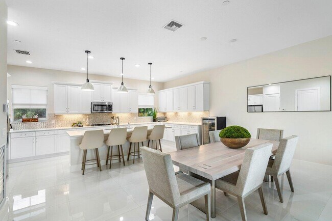 Building Photo - 12871 Alton Rd