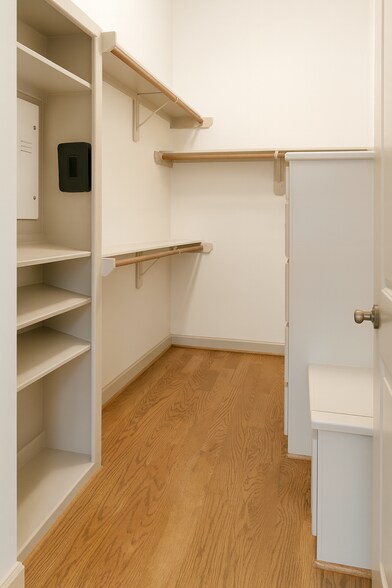 Building Photo - 5311 Lillian St