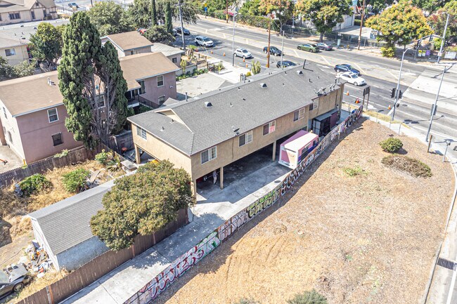 Building Photo - 11688 S Central Ave