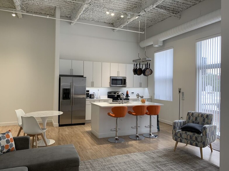 Building Photo - 1221 N. LaSalle Lofts