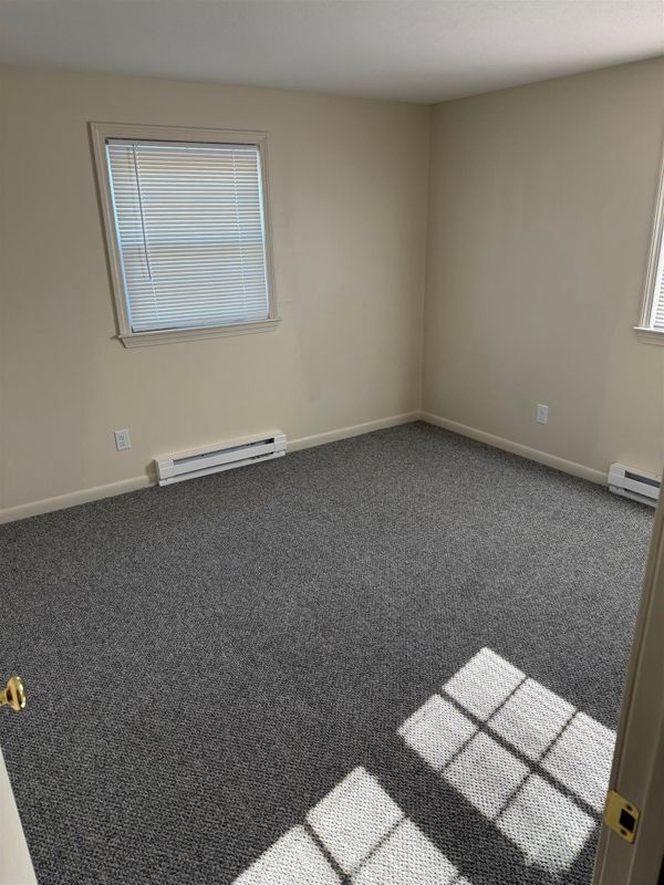 Building Photo - 2 Grand