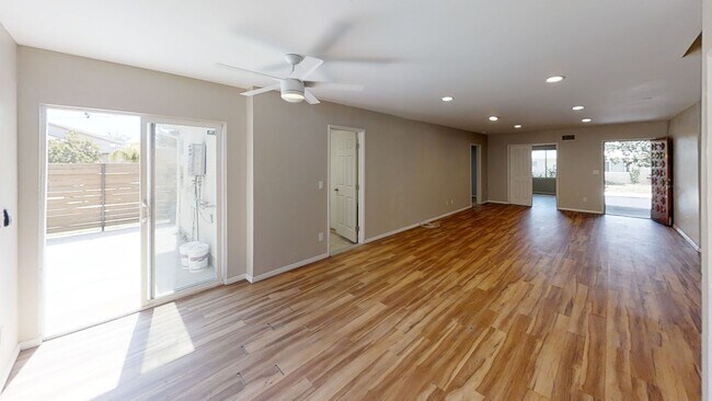 Building Photo - HUGE House!! CLOSEST to Campus! (Lease out...
