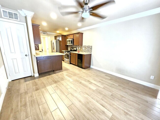 Building Photo - 432 Winthrop Pl