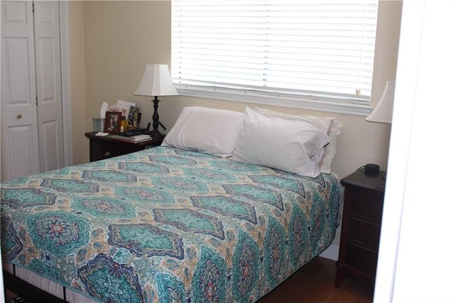 Building Photo - 200 N Kings Canyon Dr