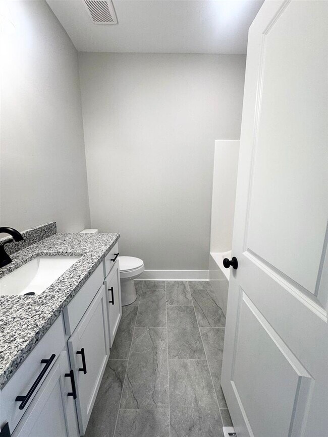 Building Photo - 1411 Sagecrest Ct