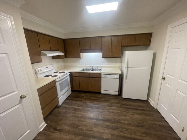 Building Photo - 2 Bedroom 2 Bathroom Condo!