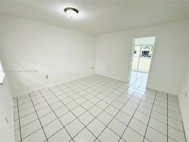 Building Photo - 505 NW 177th St