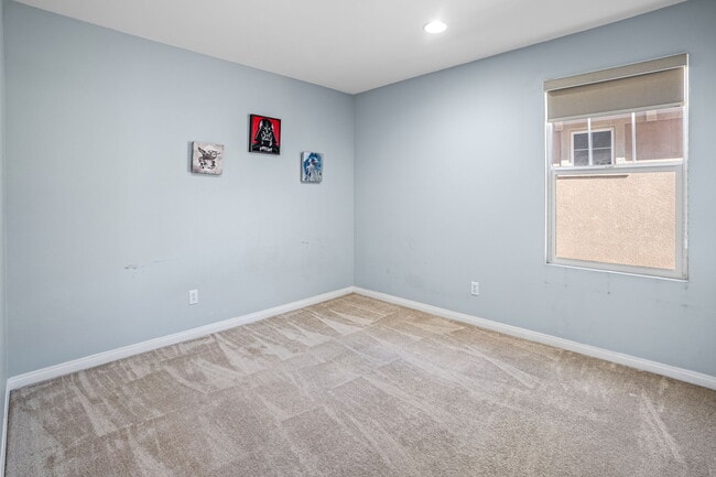 Building Photo - 1324 Pershing Rd