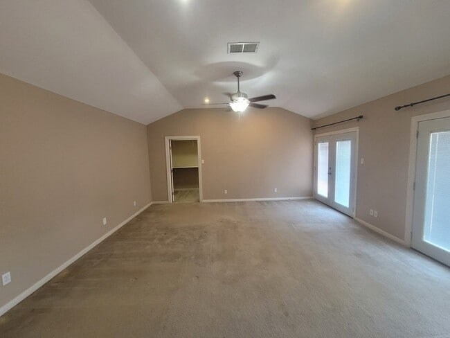 Building Photo - 2115 Avenue O