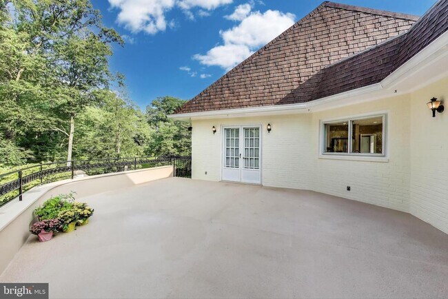 Building Photo - 1426 Carrington Ln
