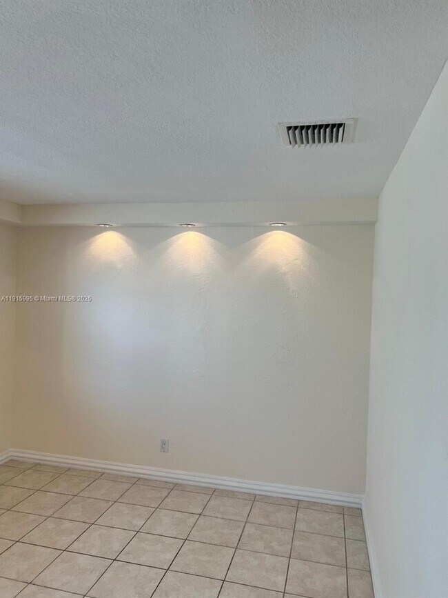 Building Photo - 1300 Moffett St