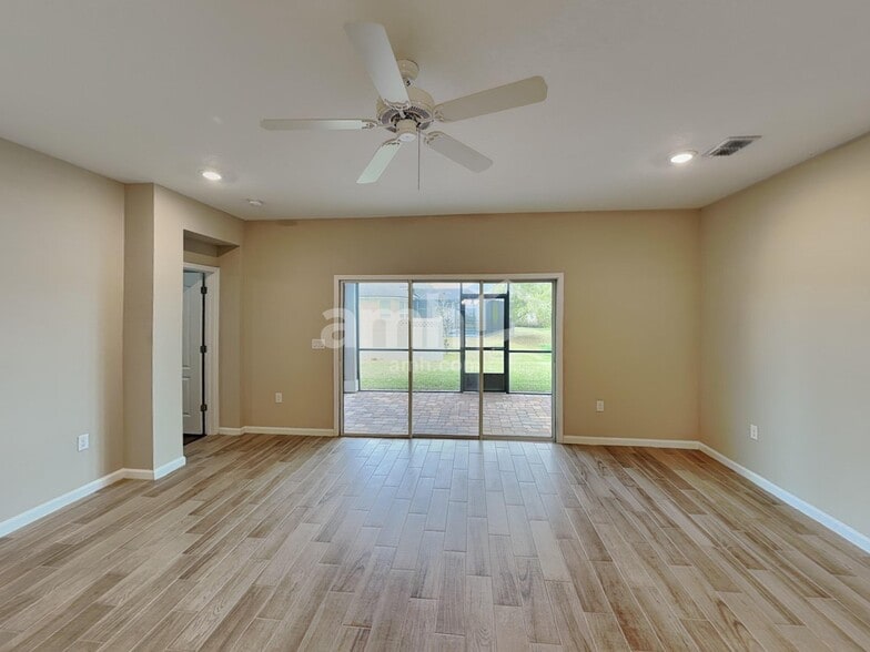 Building Photo - 37 Trumpco Dr